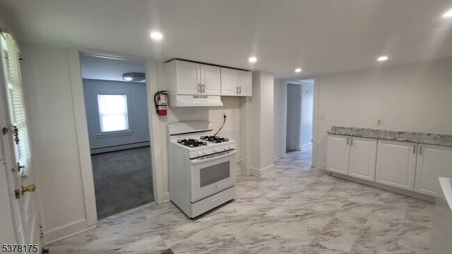 60 E McFarlan St in Dover, NJ - Building Photo - Building Photo