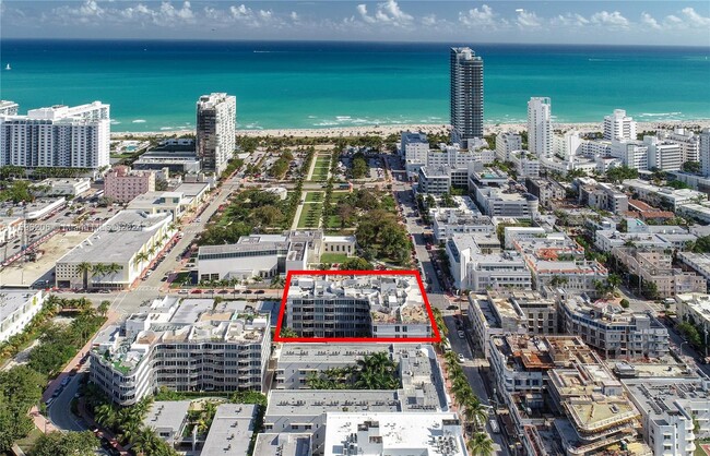 2100 Park Ave, Unit 210 in Miami Beach, FL - Foto de edificio - Building Photo