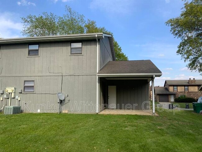713 Plankway Dr in Belleville, IL - Building Photo - Building Photo