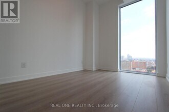 100 Queen St E in Toronto, ON - Building Photo - Building Photo