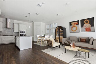 8040 Ingram Dr in Plano, TX - Building Photo - Building Photo
