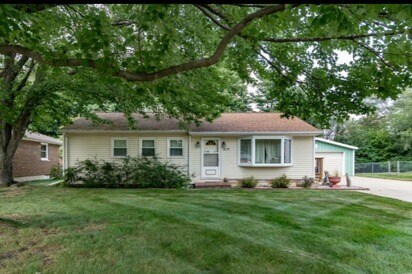 215 Calico Ave in Portage, MI - Building Photo