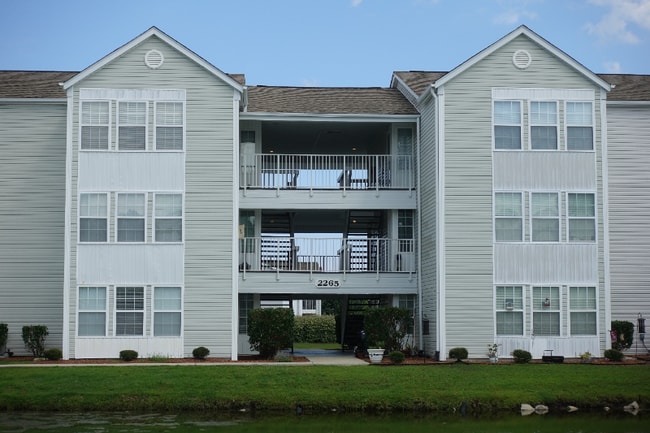 2265 Huntingdon Dr in Myrtle Beach, SC - Foto de edificio - Building Photo