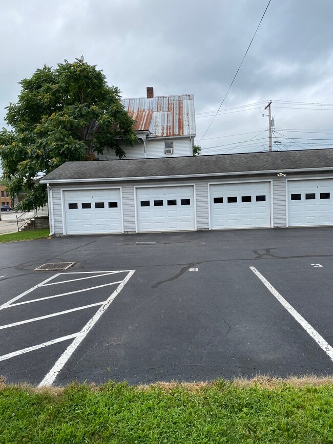 201 Washington St, Unit A in Findlay, OH - Building Photo - Building Photo