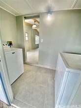 2208 Komo Mai Dr in Pearl City, HI - Foto de edificio - Building Photo