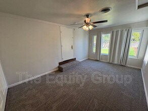 1610 W College Ave in Visalia, CA - Building Photo - Building Photo