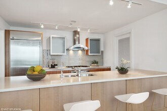 340 E Randolph St in Chicago, IL - Foto de edificio - Building Photo