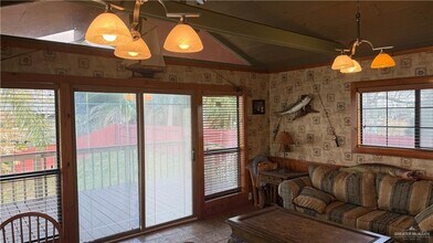 25 Lago Vista Dr in Edcouch, TX - Building Photo - Building Photo