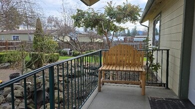 2991 Table Rock Rd in Medford, OR - Building Photo - Building Photo