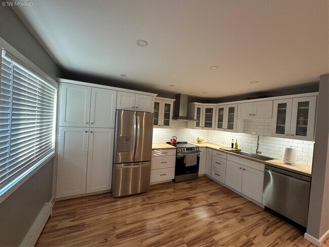 65 Manor Dr in Cornwall, NY - Building Photo - Building Photo