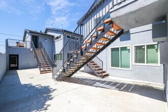 200 East Wakefield Ave in Anaheim, CA - Foto de edificio - Building Photo
