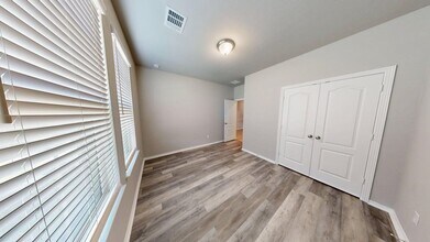 714 Cobalt Crest Ln in Huffman, TX - Building Photo - Building Photo