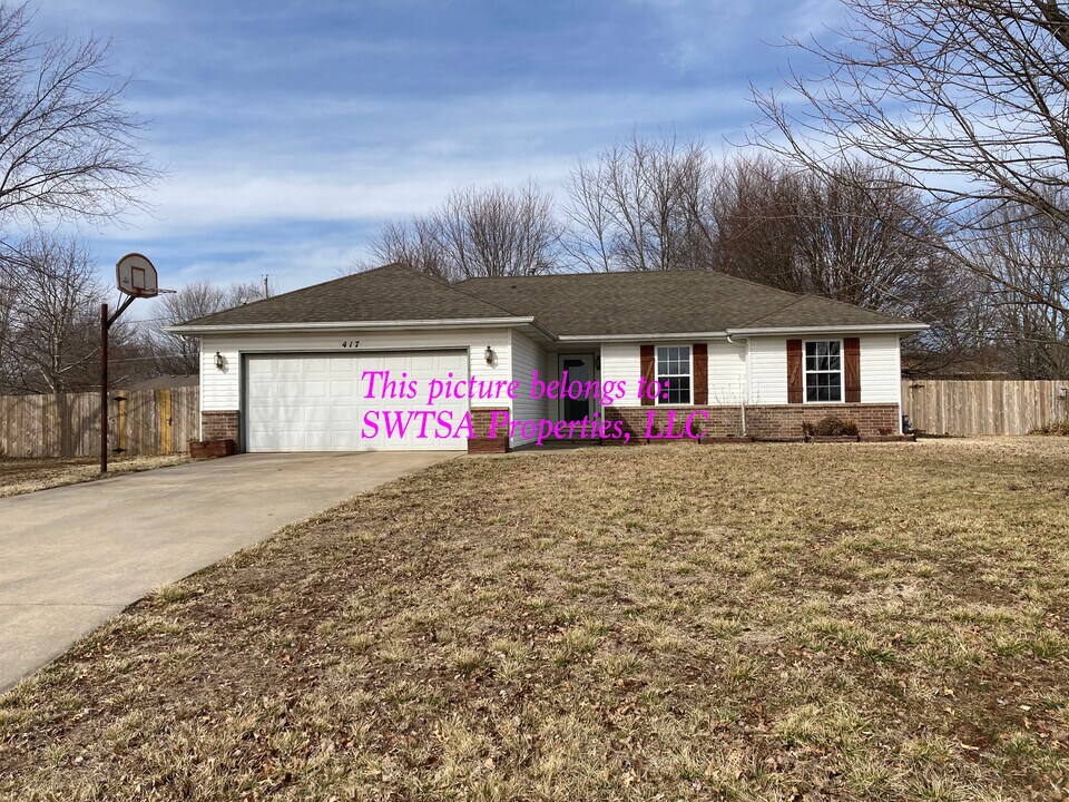 417 Jeb St in Willard, MO - Building Photo