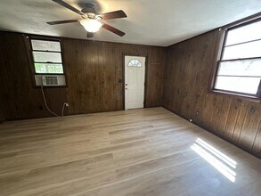 2564 Lakeview Dr in Fayetteville, NC - Building Photo - Building Photo