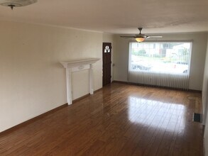 2211 Bolinas St in San Diego, CA - Building Photo - Building Photo
