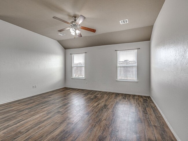 1512 Eagle Dr in Moore, OK - Building Photo - Building Photo