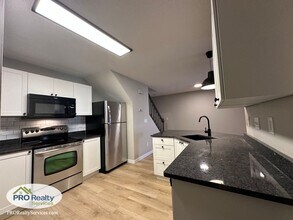 1775 Donegal Dr in Woodbury, MN - Building Photo - Building Photo