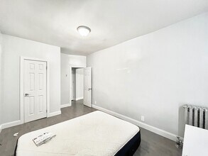 24 Thayer St in New York, NY - Building Photo - Building Photo