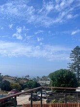 4636 Del Monte Ave in San Diego, CA - Foto de edificio - Building Photo