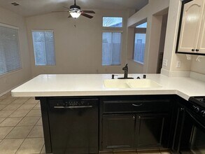 5449 W Ashland Ct in Visalia, CA - Building Photo - Building Photo