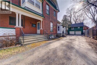 111 Erie Ave in Brantford, ON - Building Photo - Building Photo
