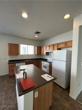 4416 Santa Clarita Ave in Las Vegas, NV - Building Photo - Building Photo