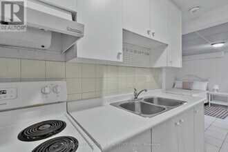 148 Rusholme Rd in Toronto, ON - Building Photo - Building Photo