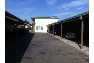 14910 Chadron Ave in Gardena, CA - Building Photo - Building Photo