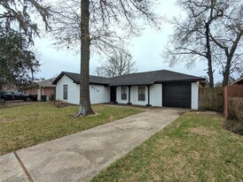 8410 Rinn St in Houston, TX - Building Photo