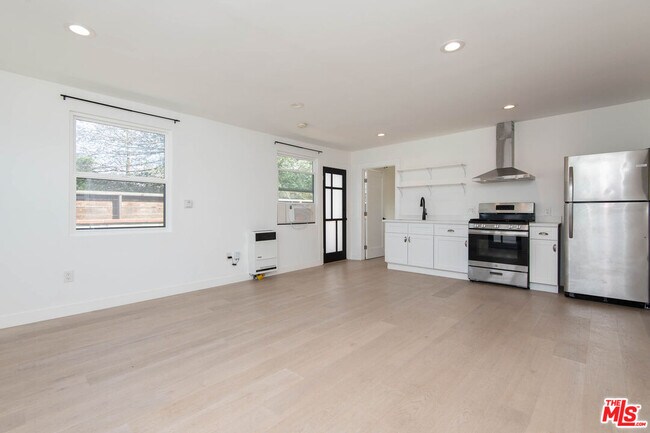 2260 Riverdale Ave in Los Angeles, CA - Building Photo - Building Photo