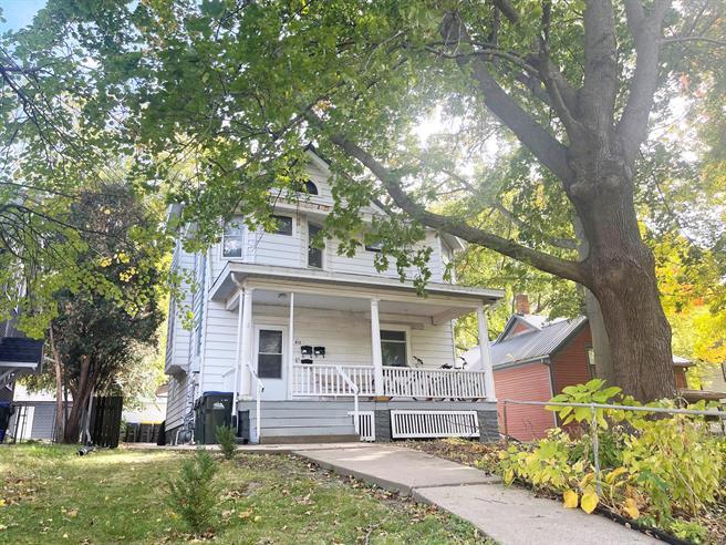412 S Governor St-Unit -A in Iowa City, IA - Building Photo