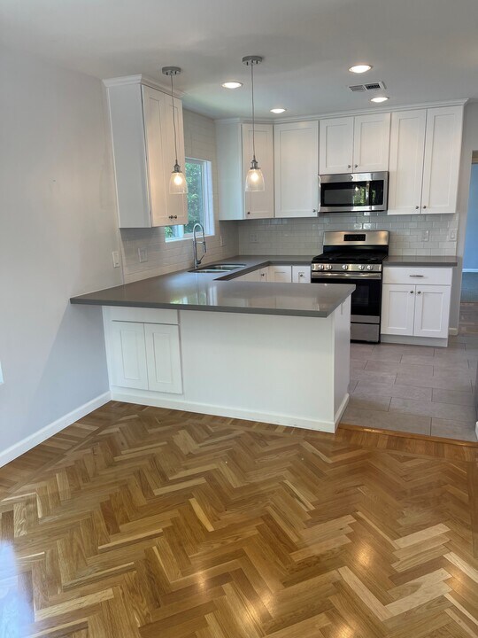 8574 Rugby Dr, Unit 3 in West Hollywood, CA - Building Photo