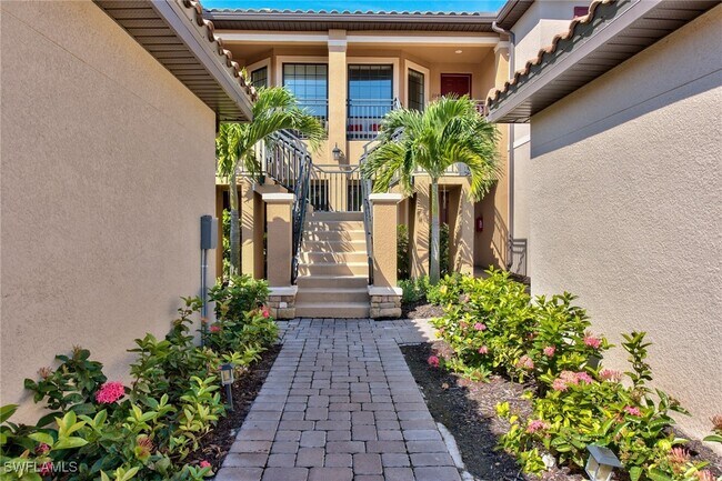 9377 Pocida Ct in Naples, FL - Foto de edificio - Building Photo