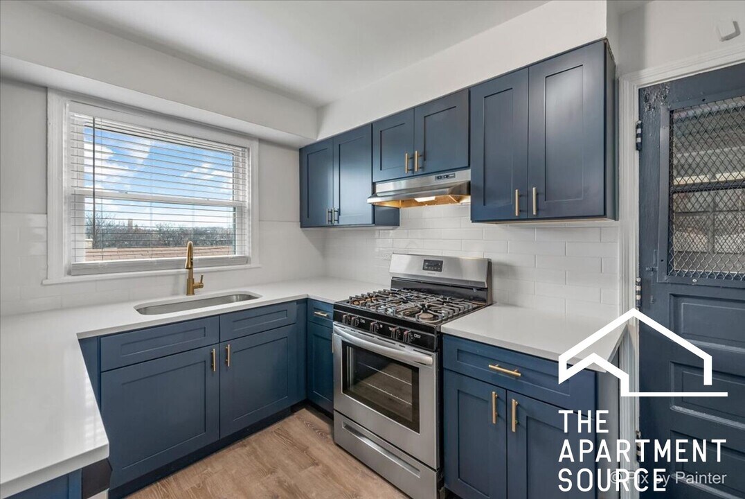 2727 W Berwyn Ave in Chicago, IL - Building Photo