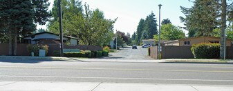 Country Meadows Mobile Home Park in Vancouver, WA - Building Photo