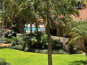 13100 SW 92nd Ave in Miami, FL - Building Photo - Building Photo