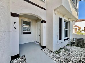 8625 SW 152nd Ave in Miami, FL - Building Photo - Building Photo