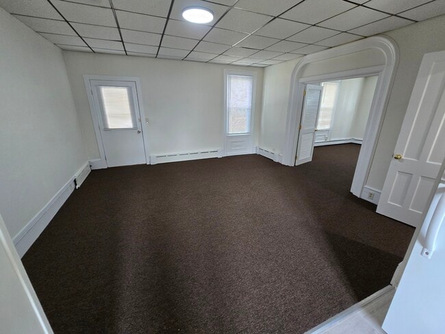 200 E Williams St, Unit B in Waterloo, NY - Foto de edificio - Building Photo