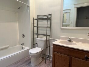 14720 Detroit Ave in Lakewood, OH - Building Photo - Building Photo