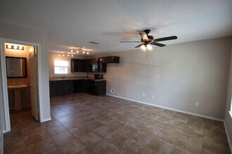 18029 Loring Ln in Lindale, TX - Building Photo - Building Photo