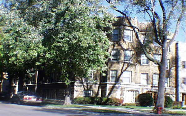 2022 W Fargo Ave in Chicago, IL - Foto de edificio