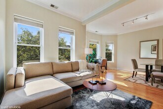 522 W Oakdale Ave in Chicago, IL - Building Photo - Building Photo