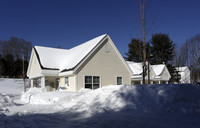 Varney Square Apartments in Freeport, ME - Foto de edificio - Building Photo