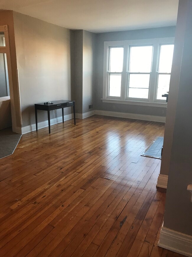 221 W 4th St, Unit 2