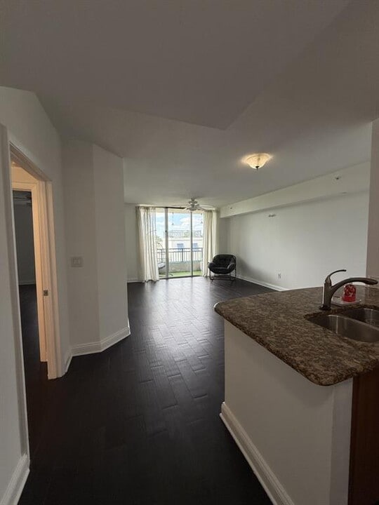 510 NW 84th Ave, Unit 437 in Plantation, FL - Foto de edificio