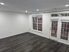 13205 Windy Oak Way in Herndon, VA - Foto de edificio - Building Photo