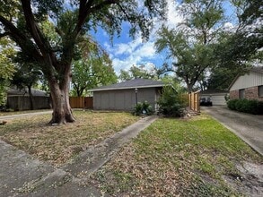 1907 Ashford Hollow Ln in Houston, TX - Foto de edificio - Building Photo