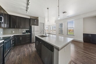 Windsor at Pinehurst in Lakewood, CO - Foto de edificio - Building Photo