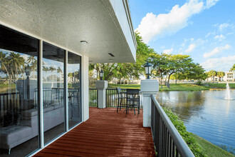 Cirq 5100 in Coconut Creek, FL - Foto de edificio - Building Photo