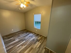 5553 Hartsfield Rd in Marianna, FL - Building Photo - Building Photo